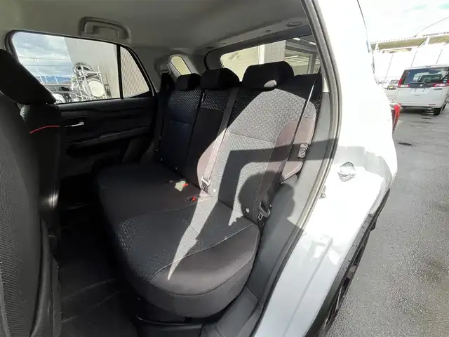 トヨタ ライズ Z 滋賀県 2025(令7)年 0.1千km シャイニングホワイトパール 純正9インチディスプレイオーディオ/（BT/USB/AppleCarPlay/AndroidAuto）/バックカメラ/D/Nシートヒーター/衝突被害軽減ブレーキ/追従レーダークルーズコントロール/前後コーナーセンサー/レーンキープアシスト/純正LEDヘッドライト/オートライト/オートハイビーム/ABS/盗難防止システム/ブレーキホールド/純正17インチAW/アイドリングストップ/スマートキー