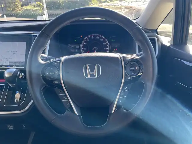 ホンダ オデッセイ アブソルート ホンダセンシング 富山県 2018(平30)年 7万km プラチナホワイトパール 純正ナビ／/フルセグＴＶ／/ＤＶＤ再生／/Ｂｌｕｅｔｏｏｔｈ／/バックカメラ／/ＨＤＭｉ入力端子／/運転席助手席シートヒーター／/運転席パワーシート／/レーダークルコン／/レーンキープアシスト／/ビルトインＥＴＣ/LEDオートライト/ＬＥＤフォグライト