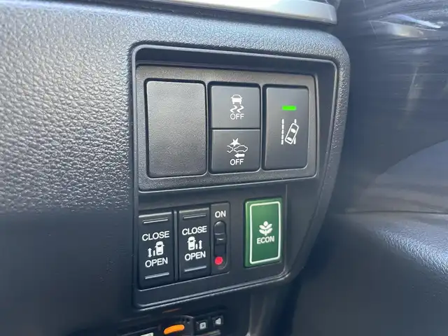 ホンダ オデッセイ アブソルート ホンダセンシング 富山県 2018(平30)年 7万km プラチナホワイトパール 純正ナビ／/フルセグＴＶ／/ＤＶＤ再生／/Ｂｌｕｅｔｏｏｔｈ／/バックカメラ／/ＨＤＭｉ入力端子／/運転席助手席シートヒーター／/運転席パワーシート／/レーダークルコン／/レーンキープアシスト／/ビルトインＥＴＣ/LEDオートライト/ＬＥＤフォグライト