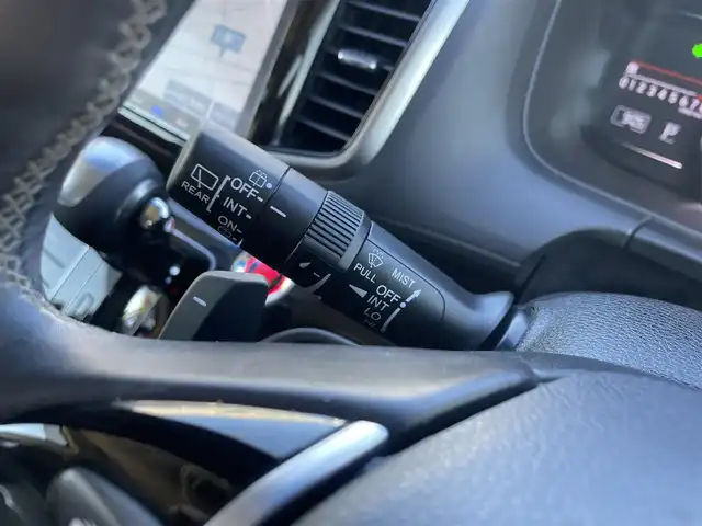 ホンダ オデッセイ アブソルート ホンダセンシング 富山県 2018(平30)年 7万km プラチナホワイトパール 純正ナビ／/フルセグＴＶ／/ＤＶＤ再生／/Ｂｌｕｅｔｏｏｔｈ／/バックカメラ／/ＨＤＭｉ入力端子／/運転席助手席シートヒーター／/運転席パワーシート／/レーダークルコン／/レーンキープアシスト／/ビルトインＥＴＣ/LEDオートライト/ＬＥＤフォグライト