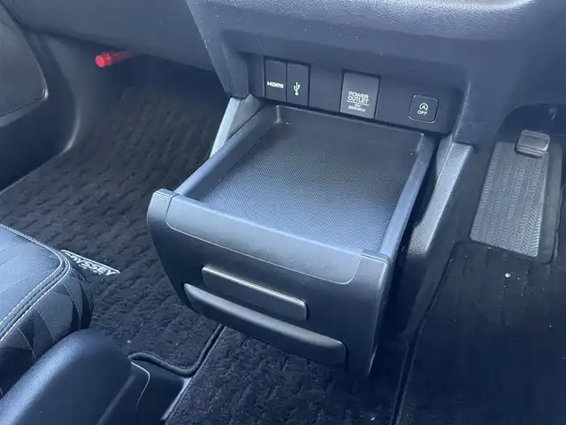 ホンダ オデッセイ アブソルート ホンダセンシング 富山県 2018(平30)年 7万km プラチナホワイトパール 純正ナビ／/フルセグＴＶ／/ＤＶＤ再生／/Ｂｌｕｅｔｏｏｔｈ／/バックカメラ／/ＨＤＭｉ入力端子／/運転席助手席シートヒーター／/運転席パワーシート／/レーダークルコン／/レーンキープアシスト／/ビルトインＥＴＣ/LEDオートライト/ＬＥＤフォグライト