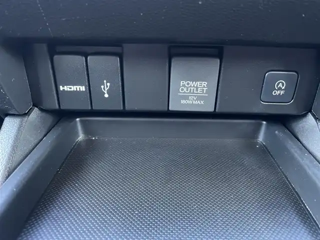 ホンダ オデッセイ アブソルート ホンダセンシング 富山県 2018(平30)年 7万km プラチナホワイトパール 純正ナビ／/フルセグＴＶ／/ＤＶＤ再生／/Ｂｌｕｅｔｏｏｔｈ／/バックカメラ／/ＨＤＭｉ入力端子／/運転席助手席シートヒーター／/運転席パワーシート／/レーダークルコン／/レーンキープアシスト／/ビルトインＥＴＣ/LEDオートライト/ＬＥＤフォグライト