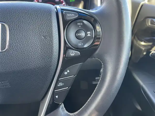 ホンダ オデッセイ アブソルート ホンダセンシング 富山県 2018(平30)年 7万km プラチナホワイトパール 純正ナビ／/フルセグＴＶ／/ＤＶＤ再生／/Ｂｌｕｅｔｏｏｔｈ／/バックカメラ／/ＨＤＭｉ入力端子／/運転席助手席シートヒーター／/運転席パワーシート／/レーダークルコン／/レーンキープアシスト／/ビルトインＥＴＣ/LEDオートライト/ＬＥＤフォグライト