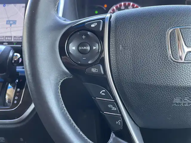 ホンダ オデッセイ アブソルート ホンダセンシング 富山県 2018(平30)年 7万km プラチナホワイトパール 純正ナビ／/フルセグＴＶ／/ＤＶＤ再生／/Ｂｌｕｅｔｏｏｔｈ／/バックカメラ／/ＨＤＭｉ入力端子／/運転席助手席シートヒーター／/運転席パワーシート／/レーダークルコン／/レーンキープアシスト／/ビルトインＥＴＣ/LEDオートライト/ＬＥＤフォグライト