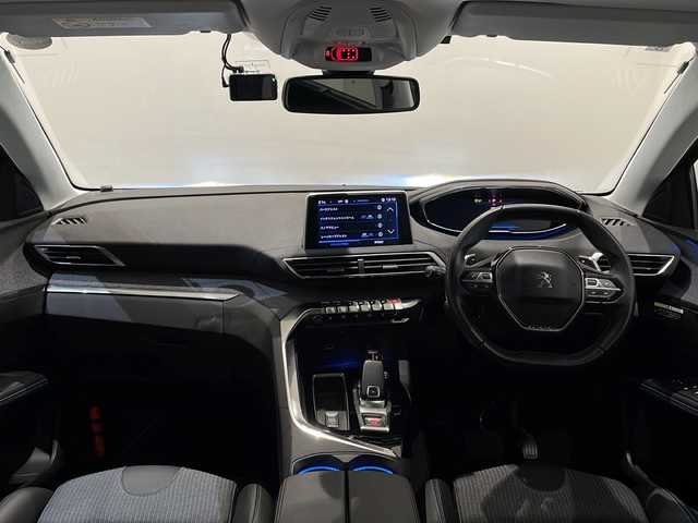 プジョー ５００８ GT 新潟県 2021(令3)年 2.1万km 茶 オプション/パノラミックスライディングルーフ/タッチスクリーン専用カーナビゲーションユニット/フルセグTV/標準装備/アダプティブクルーズコントロール/アドバンスドグリップコントロール（ヒルディセントコントロール付）/アクティブセーフティブレーキ（被害軽減ブレーキ）ディスタンスアラート/ワイドバックアイカメラ/レーンキーピングアシスト/アダプティブヘッドライト/インテリジェントハイビーム/ブラインドスポットモニター/ハンズフリーフットトランクオープナー/Peugeot ミラースクリーン/AppleCarPlay/AndroidAuto/ETC