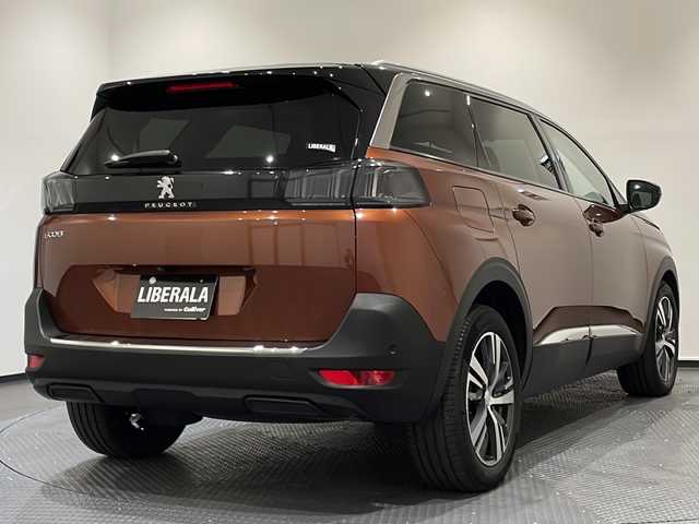 プジョー ５００８ GT 新潟県 2021(令3)年 2.1万km 茶 オプション/パノラミックスライディングルーフ/タッチスクリーン専用カーナビゲーションユニット/フルセグTV/標準装備/アダプティブクルーズコントロール/アドバンスドグリップコントロール（ヒルディセントコントロール付）/アクティブセーフティブレーキ（被害軽減ブレーキ）ディスタンスアラート/ワイドバックアイカメラ/レーンキーピングアシスト/アダプティブヘッドライト/インテリジェントハイビーム/ブラインドスポットモニター/ハンズフリーフットトランクオープナー/Peugeot ミラースクリーン/AppleCarPlay/AndroidAuto/ETC
