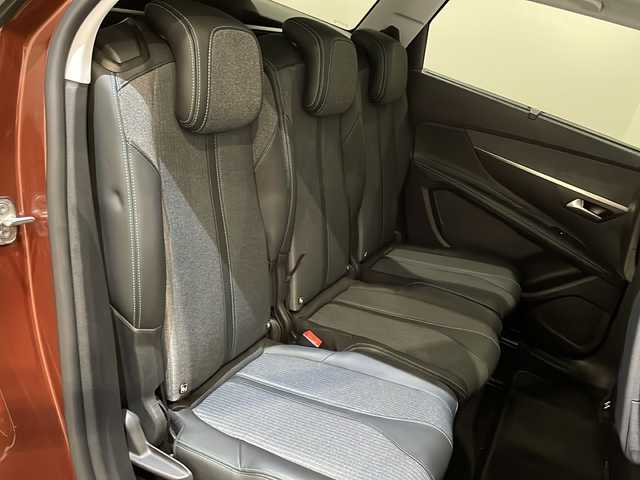 プジョー ５００８ GT 新潟県 2021(令3)年 2.1万km 茶 オプション/パノラミックスライディングルーフ/タッチスクリーン専用カーナビゲーションユニット/フルセグTV/標準装備/アダプティブクルーズコントロール/アドバンスドグリップコントロール（ヒルディセントコントロール付）/アクティブセーフティブレーキ（被害軽減ブレーキ）ディスタンスアラート/ワイドバックアイカメラ/レーンキーピングアシスト/アダプティブヘッドライト/インテリジェントハイビーム/ブラインドスポットモニター/ハンズフリーフットトランクオープナー/Peugeot ミラースクリーン/AppleCarPlay/AndroidAuto/ETC