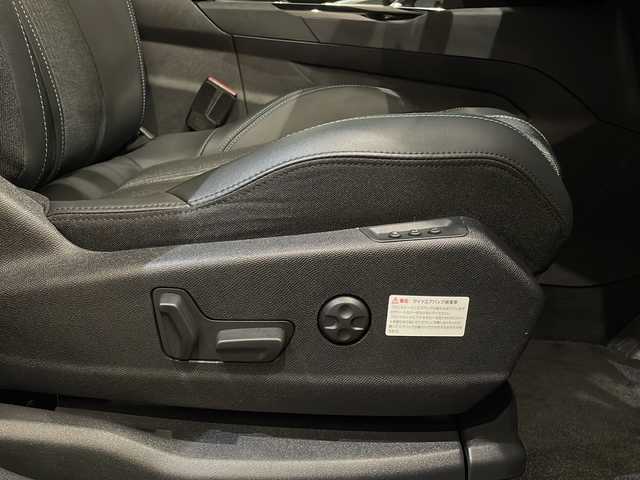 プジョー ５００８ GT 新潟県 2021(令3)年 2.1万km 茶 オプション/パノラミックスライディングルーフ/タッチスクリーン専用カーナビゲーションユニット/フルセグTV/標準装備/アダプティブクルーズコントロール/アドバンスドグリップコントロール（ヒルディセントコントロール付）/アクティブセーフティブレーキ（被害軽減ブレーキ）ディスタンスアラート/ワイドバックアイカメラ/レーンキーピングアシスト/アダプティブヘッドライト/インテリジェントハイビーム/ブラインドスポットモニター/ハンズフリーフットトランクオープナー/Peugeot ミラースクリーン/AppleCarPlay/AndroidAuto/ETC