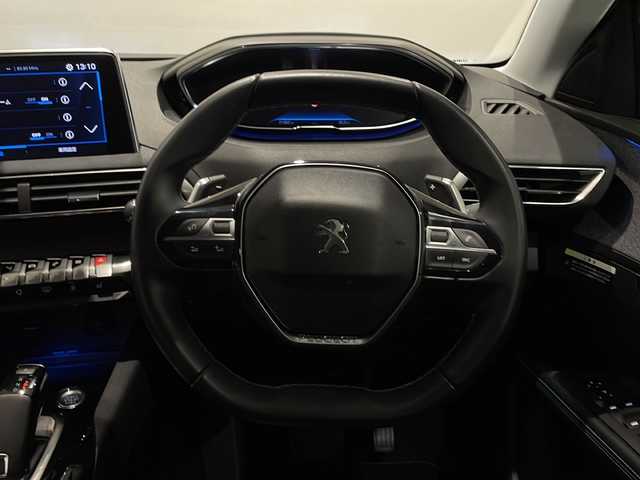 プジョー ５００８ GT 新潟県 2021(令3)年 2.1万km 茶 オプション/パノラミックスライディングルーフ/タッチスクリーン専用カーナビゲーションユニット/フルセグTV/標準装備/アダプティブクルーズコントロール/アドバンスドグリップコントロール（ヒルディセントコントロール付）/アクティブセーフティブレーキ（被害軽減ブレーキ）ディスタンスアラート/ワイドバックアイカメラ/レーンキーピングアシスト/アダプティブヘッドライト/インテリジェントハイビーム/ブラインドスポットモニター/ハンズフリーフットトランクオープナー/Peugeot ミラースクリーン/AppleCarPlay/AndroidAuto/ETC