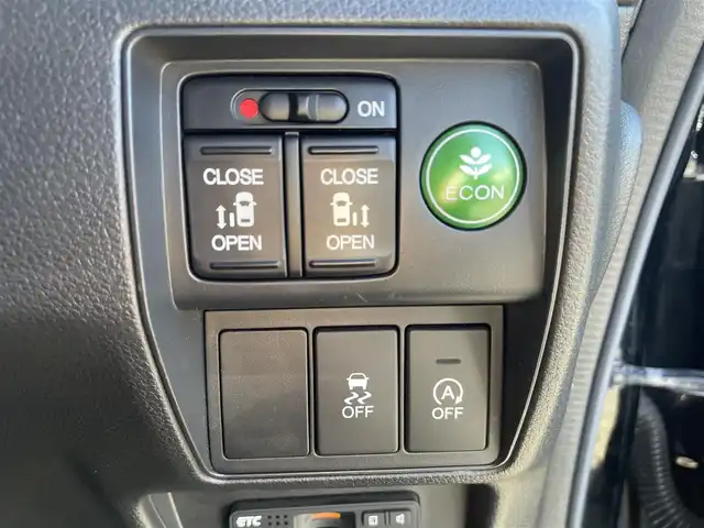 ホンダ オデッセイ アブソルート EX 山形県 2014(平26)年 10.5万km クリスタルブラックパール (株)IDOMが運営する【じしゃロン山形店】の自社ローン専用車両になります。/こちらは現金またはオートローンご利用時の価格です。/自社ローンご希望の方は別途その旨お申付け下さい。/純正SDナビ/（CD/DVD/BT/TV）/バックカメラ/両側パワースライドドア/フリップダウンモニター/クルーズコントロール/ETC/パドルシフト/アイドリングストップ/横滑り防止/社外レーダー/ドライブレコーダー/D席パワーシート/ブラインドスポット/革巻きステアリング/プッシュスタート/スマートキー/ウィンカーミラー/フォグランプ/ドアバイザー