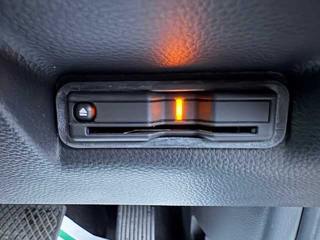 ホンダ ステップワゴン スパーダ eHEV プレミアムライン 大阪府 2022(令4)年 2.3万km クリスタルブラックパール 純正１５．６型フリップダウンモニター　/純正１１．４型ナビ　/全方位カメラ　/フルセグ/ブラインドスポットモニター/ホンダセンシング　/パワーバックドア　/両側パワースライドドア　/ドラレコ　/前席／後席シートヒーター　/ビルトインＥＴＣ　/オットマンチェア/スマートキー