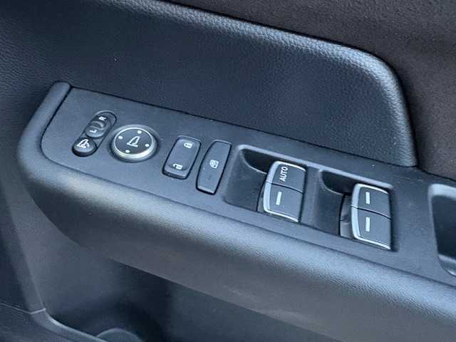 ホンダ ステップワゴン スパーダ eHEV プレミアムライン 大阪府 2022(令4)年 2.3万km クリスタルブラックパール 純正１５．６型フリップダウンモニター　/純正１１．４型ナビ　/全方位カメラ　/フルセグ/ブラインドスポットモニター/ホンダセンシング　/パワーバックドア　/両側パワースライドドア　/ドラレコ　/前席／後席シートヒーター　/ビルトインＥＴＣ　/オットマンチェア/スマートキー