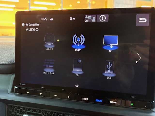 ホンダ ステップワゴン スパーダ eHEV プレミアムライン 大阪府 2022(令4)年 2.3万km クリスタルブラックパール 純正１５．６型フリップダウンモニター　/純正１１．４型ナビ　/全方位カメラ　/フルセグ/ブラインドスポットモニター/ホンダセンシング　/パワーバックドア　/両側パワースライドドア　/ドラレコ　/前席／後席シートヒーター　/ビルトインＥＴＣ　/オットマンチェア/スマートキー