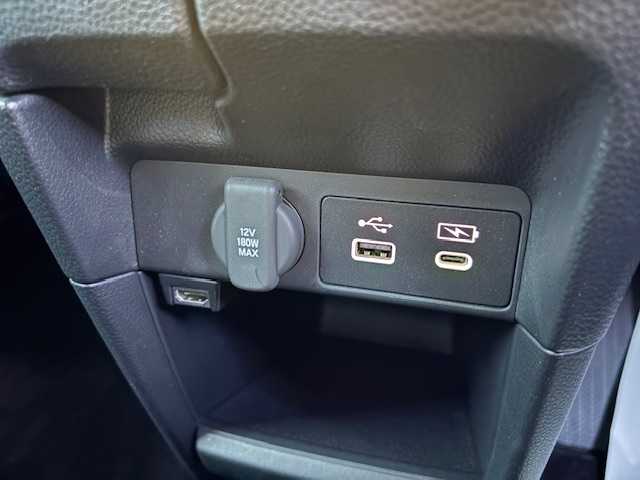 ホンダ ステップワゴン スパーダ eHEV プレミアムライン 大阪府 2022(令4)年 2.3万km クリスタルブラックパール 純正１５．６型フリップダウンモニター　/純正１１．４型ナビ　/全方位カメラ　/フルセグ/ブラインドスポットモニター/ホンダセンシング　/パワーバックドア　/両側パワースライドドア　/ドラレコ　/前席／後席シートヒーター　/ビルトインＥＴＣ　/オットマンチェア/スマートキー