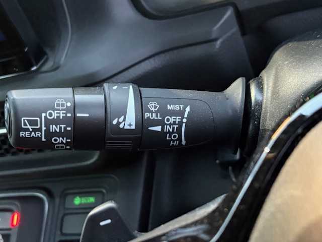 ホンダ ステップワゴン スパーダ eHEV プレミアムライン 大阪府 2022(令4)年 2.3万km クリスタルブラックパール 純正１５．６型フリップダウンモニター　/純正１１．４型ナビ　/全方位カメラ　/フルセグ/ブラインドスポットモニター/ホンダセンシング　/パワーバックドア　/両側パワースライドドア　/ドラレコ　/前席／後席シートヒーター　/ビルトインＥＴＣ　/オットマンチェア/スマートキー