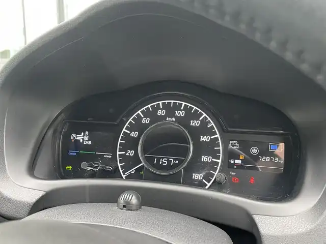 日産 ノート e－パワー メダリスト 香川県 2017(平29)年 7.3万km ブリリアントホワイトパール 純正7インチナビ(MM316D-W)/→AM.FM/フルセグTV/Bluetooth/CD.DVD/アラウンドビューモニター/ハーフレザーシート/LEDヘッドライト/デジタルインナーミラー/革巻きステアリング/ステアリングリモコン/エマージェンシーブレーキ/レーンキープアシスト/コーナーセンサー/純正フロアマット/純正ドアバイザー/純正アルミホイール15インチ/ウィンカーミラー/電格ミラー/ドライブレコーダー/ETC/スマートキー/プッシュスタート