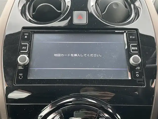 日産 ノート e－パワー メダリスト 香川県 2017(平29)年 7.3万km ブリリアントホワイトパール 純正7インチナビ(MM316D-W)/→AM.FM/フルセグTV/Bluetooth/CD.DVD/アラウンドビューモニター/ハーフレザーシート/LEDヘッドライト/デジタルインナーミラー/革巻きステアリング/ステアリングリモコン/エマージェンシーブレーキ/レーンキープアシスト/コーナーセンサー/純正フロアマット/純正ドアバイザー/純正アルミホイール15インチ/ウィンカーミラー/電格ミラー/ドライブレコーダー/ETC/スマートキー/プッシュスタート
