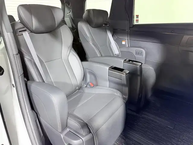 トヨタ アルファードハイブリット Z 大阪府 2024(令6)年 0.8万km プラチナホワイトパールマイカ サンルーフ トヨタチームメイト 衝突軽減B 360カメラ 後席モニター レーダークルーズC ハンドルヒーター 両側電動ドア パワーバックドア AC100V BSM ドラレコ プッシュスタート ETC