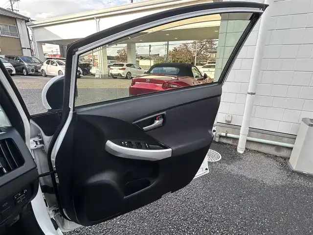 トヨタ プリウス G ツーリングセレクション 愛知県 2013(平25)年 10.1万km ホワイトパールクリスタルシャイン 純正HDDナビ(FM/AM/CD/DVD/BT/フルセグ)/モデリスタエアロ/バックカメラ/パワーシート(D席)/ハーフレザーシート/LEDヘッドライト/フォグランプ/純正AW17インチ/電動格納ミラー/純正フロアマット/ETC/クルーズコントロール/トノカバー/プッシュスタート/スマートキー・スペアキー１本/ステアリングリモコン/ABS/取扱説明書・保証書