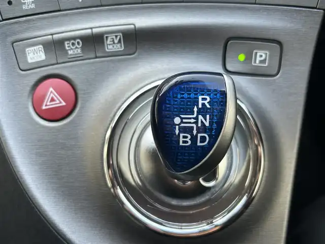 トヨタ プリウス G ツーリングセレクション 愛知県 2013(平25)年 10.1万km ホワイトパールクリスタルシャイン 純正HDDナビ(FM/AM/CD/DVD/BT/フルセグ)/モデリスタエアロ/バックカメラ/パワーシート(D席)/ハーフレザーシート/LEDヘッドライト/フォグランプ/純正AW17インチ/電動格納ミラー/純正フロアマット/ETC/クルーズコントロール/トノカバー/プッシュスタート/スマートキー・スペアキー１本/ステアリングリモコン/ABS/取扱説明書・保証書