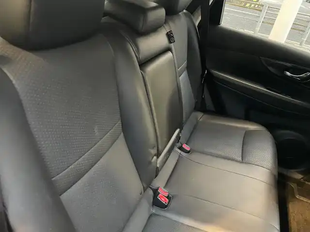 日産 エクストレイル ハイブリッド 20X エクストリーマーXエマージェンシーブレーキ 兵庫県 2015(平27)年 9.2万km ダイヤモンドブラック 株)IDOMが運営する【じしゃロン西宮店】の自社ローン対象車両になります。こちらは現金ご利用時の価格です。/自社ローンご希望の方は別途その旨お申付け下さい。/＊純正ナビ/＊フルセグテレビ/＊アラウンドビューモニター/＊ドラレコ/＊ETC/＊パワーバックドア