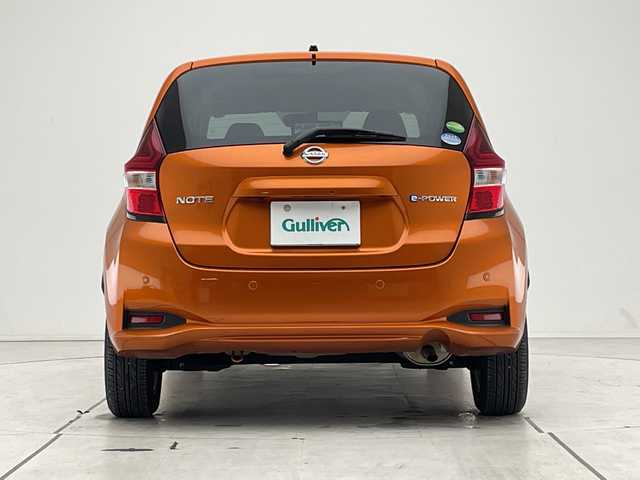 日産 ノート e－パワー X 愛知県 2017(平29)年 2.5万km プレミアムコロナオレンジ 純正ナビ　SDカードなし/全方位カメラ/コーナーセンサー/純正アルミホイール/ＥＴＣ/インテリジェントミラー/レーンキープアシスト/ドライブレコーダー/衝突軽減システム/フルセグ/CD DVD/Bluetooth/ステアリングスイッチ/スマートキー/プッシュスタート