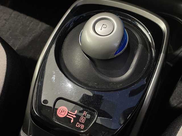 日産 ノート e－パワー X 愛知県 2017(平29)年 2.5万km プレミアムコロナオレンジ 純正ナビ　SDカードなし/全方位カメラ/コーナーセンサー/純正アルミホイール/ＥＴＣ/インテリジェントミラー/レーンキープアシスト/ドライブレコーダー/衝突軽減システム/フルセグ/CD DVD/Bluetooth/ステアリングスイッチ/スマートキー/プッシュスタート