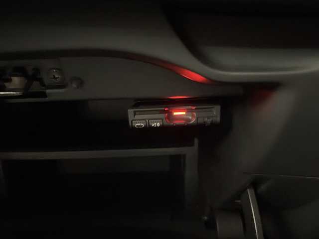 日産 ノート e－パワー X 愛知県 2017(平29)年 2.5万km プレミアムコロナオレンジ 純正ナビ　SDカードなし/全方位カメラ/コーナーセンサー/純正アルミホイール/ＥＴＣ/インテリジェントミラー/レーンキープアシスト/ドライブレコーダー/衝突軽減システム/フルセグ/CD DVD/Bluetooth/ステアリングスイッチ/スマートキー/プッシュスタート