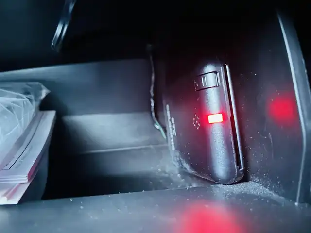 トヨタ プリウス S 岡山県 2016(平28)年 13.3万km グレーメタリック (株)IDOMが運営する【じしゃロン岡山店】の自社ローン対象車両になります。こちらは現金ご利用時の価格です。自社ローンご希望の方は別途その旨お申付け下さい。/＊ワンセグテレビ/＊バックカメラ/＊アイドリングストップ/＊クルーズコントロール/＊プッシュスタート/＊ETC/＊社外ナビ/＊スマートキー/＊プッシュスタート