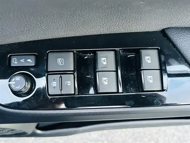 トヨタ プリウス S 岡山県 2016(平28)年 13.3万km グレーメタリック (株)IDOMが運営する【じしゃロン岡山店】の自社ローン対象車両になります。こちらは現金ご利用時の価格です。自社ローンご希望の方は別途その旨お申付け下さい。/＊ワンセグテレビ/＊バックカメラ/＊アイドリングストップ/＊クルーズコントロール/＊プッシュスタート/＊ETC/＊社外ナビ/＊スマートキー/＊プッシュスタート