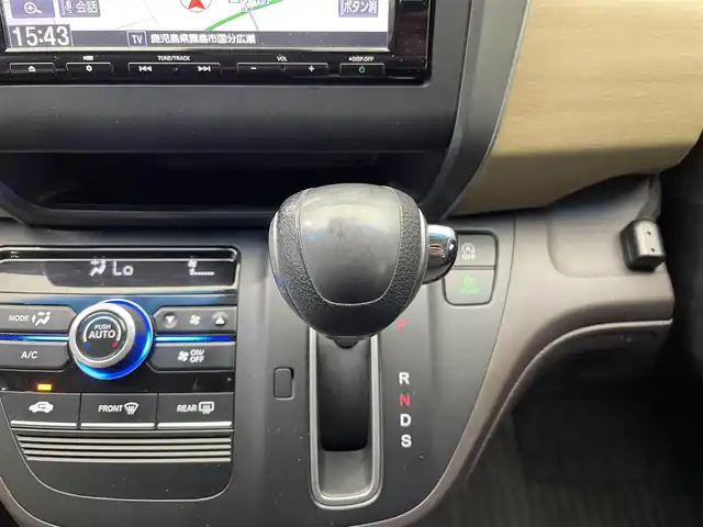 ホンダ フリード G ホンダセンシング 鹿児島県 2016(平28)年 10.2万km コバルトブルーパール 純正ナビ/(フルセグ/BluetoDVD/CD)/ホンダセンシング/　・衝突軽減ブレーキ (CMBS)/　・車線逸脱防止機能/　・先行車発進お知らせ機能/　・誤発進抑制機能/　・標識認識機能/　・アダプティブクルーズコントロール (ACC)/デジタルインナーミラー/バックカメラ/ビルトインETC/両側パワースライドドア/純正フロアマット/ドアバイザー/LEDヘッドライト/ステアリングリモコン/電動格納ミラー