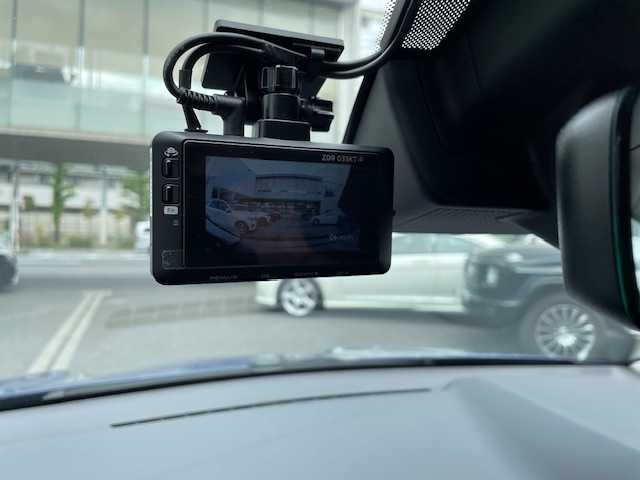 ルノー キャプチャー インテンス 東京都 2022(令4)年 1.9万km 青Ⅱ 外装：ブルーアイロンＭ/ノワールエトワールＭ/運転支援システム（安全装備）詳細は検査員記入欄参照/ワンオーナー/保証書・取説/Egプッシュスタート・スマートキー×2/マルチセンス（ドライブモード）/革巻きステア・パドルシフト・ステアヒーター・ステアリングスイッチ/アイドリングストップ/黒ハーフレザーシート・前席シートヒーター/マルチファンクションディスプレイ（純正オーディオ）/BT・AUX・USB×２・AppleCarPlay・AndroidAuto/360°カメラ・パーキングアシスト/クリアランスソナー/ビルトインETC（2.0）/外前後ドラレコ（ZDR-035KT-P）/純正18インチアルミ/フルLEDピュアビジョンヘッドライト・オートライト/サイドステップ/AUTO HOLD/シルバールーフレール/トノカバー/後席充電用USB×２/オートワイパー