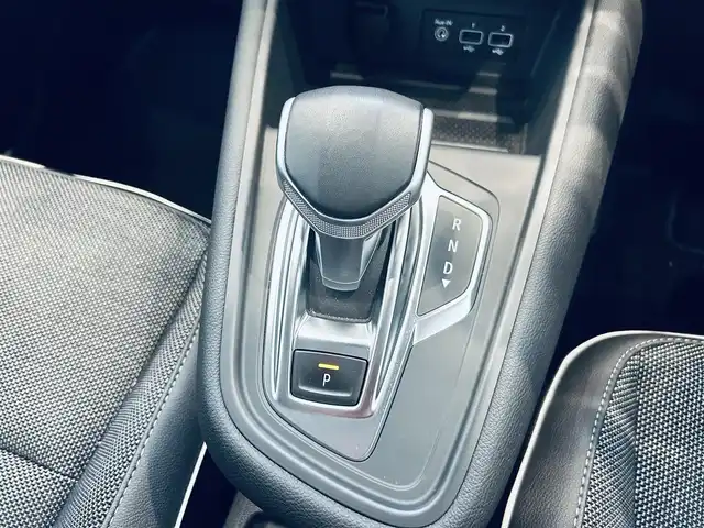 ルノー キャプチャー インテンス 大阪府 2022(令4)年 1.9万km 青Ⅱ ハーフレザー/シートヒーター/純正ディスプレイオーディオ/applecarplay/360度カメラ/純正18インチAW/LEDヘッドライト/ACC/ブラインドスポット/クリアランスソナー/ステアリングヒーター/ETC/ドラレコ