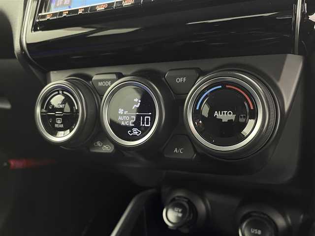 スズキ スイフト RS 宮城県 2019(平31)年 2.9万km プレミアムシルバーメタリック セーフティパッケージ/純正８型ナビ　/全周囲カメラ　/デュアルセンサーブレーキサポート　/追従クルーズコントロール　/ロッソモデロマフラー　/純正マフラー車載　/ＬＥＤヘッドライト　/パイオニアサブスピーカー　/ＥＴＣ　/ドライブレコーダー/禁煙