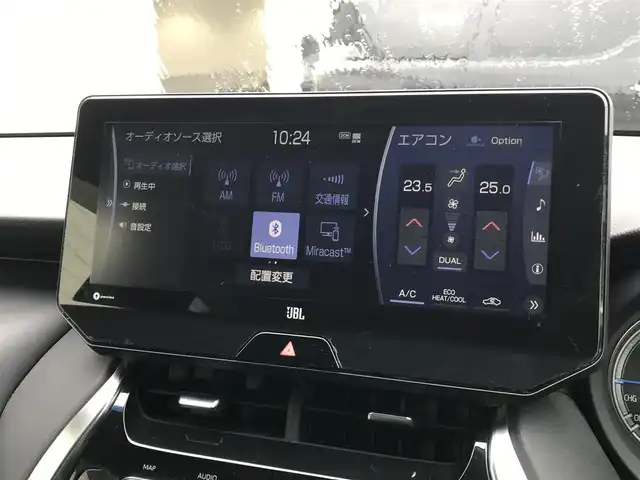 トヨタ ハリアー ハイブリッド G 富山県 2020(令2)年 3.5万km ホワイトパールクリスタルシャイン 〇純正12.3インチナビ/〇ＪＢＬプレミアムサウンドシステム/〇フルセグTV/〇バックカメラ/〇パノラマモニター/〇ビルトインETC2.0/〇JBLプレミアムサウンド/〇セーフティセンス/〇レーダークルーズコントロール/〇プリクラッシュセーフティ/〇パーキングサポートブレーキ/〇パワーバックドア/〇LEDヘッドランプ/〇オートライト/〇フォグランプ/〇純正18インチアルミ/〇デジタルインナーミラー/〇革巻きステアリング/〇ステアリングスイッチ/〇左右独立温度調整オートエアコン/〇合皮/ファブリックコンビシート/〇パワーシート（運転席）/〇スマートエントリー/〇禁煙車
