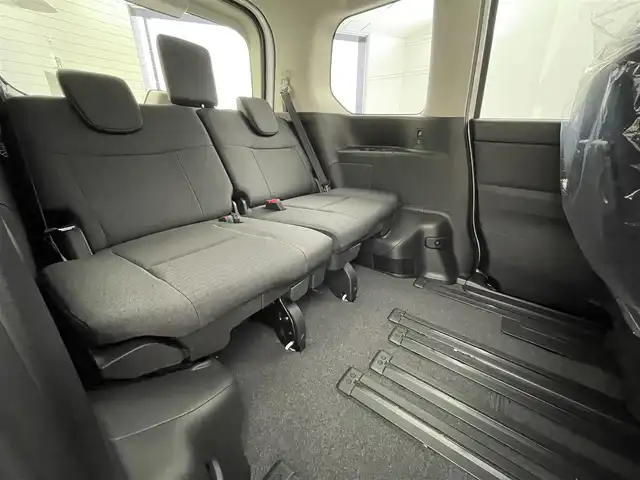 日産 セレナ e－パワー ハイウェイスター V 群馬県 2025(令7)年 0.1万km未満 プリズムホワイト 登録済未使用車　社外７インチナビ　アラウンドビューモニター　プロパイロット　レーンキープアシスト　エマージェンシーブレーキ　両側パワースライドドア　デジタルインナーミラー　ＬＥＤヘッドライト　ステリモ