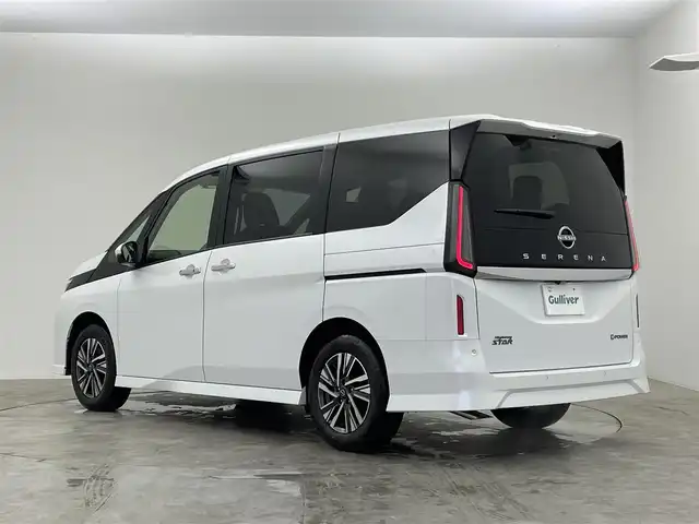 日産 セレナ e－パワー ハイウェイスター V 群馬県 2025(令7)年 0.1万km未満 プリズムホワイト 登録済未使用車　社外７インチナビ　アラウンドビューモニター　プロパイロット　レーンキープアシスト　エマージェンシーブレーキ　両側パワースライドドア　デジタルインナーミラー　ＬＥＤヘッドライト　ステリモ