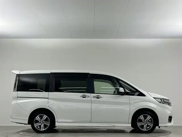 ホンダ ステップワゴン スパーダ eHEV G EXホンダS 埼玉県 2021(令3)年 4.3万km プラチナホワイトパール 純正10インチナビ　CD DVD BT　フルセグ　バックカメラ　ETC2.0　ドラレコ　LEDオートライト　ホンダセンシング　レーダークルコン　両側パワスラ　ハーフレザーシート　シートヒーター　