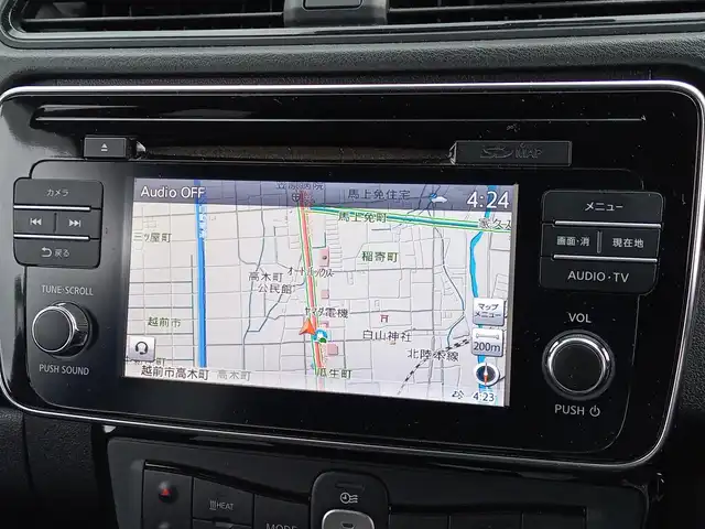 日産 リーフ G 福井県 2018(平30)年 9.7万km ブリリアントホワイトパール 衝突被害軽減システム/SDナビ/・（フルセグTV/CD/DVD/Bluetooth）/アラウンドビューモニター/デジタルインナーミラー/プロパイロット/ビルトインETC/オートLEDライト/電動格納ウィンカーミラー/純正17インチAW/純正フロアマット/スマートキー