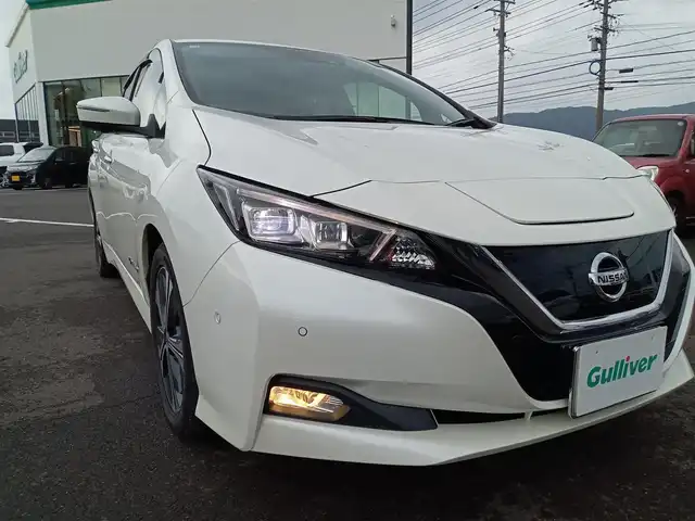 日産 リーフ G 福井県 2018(平30)年 9.7万km ブリリアントホワイトパール 衝突被害軽減システム/SDナビ/・（フルセグTV/CD/DVD/Bluetooth）/アラウンドビューモニター/デジタルインナーミラー/プロパイロット/ビルトインETC/オートLEDライト/電動格納ウィンカーミラー/純正17インチAW/純正フロアマット/スマートキー