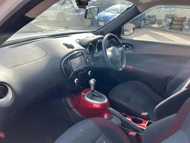 日産 ジューク 16GT FOUR タイプV 埼玉県 2014(平26)年 6.9万km ブリリアントホワイトパール 前後ドラレコ/ターボ/純正エンジンスターター/フルセグ/CD/DVD/ETC