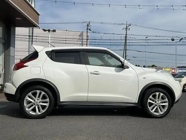 日産 ジューク 16GT FOUR タイプV 埼玉県 2014(平26)年 6.9万km ブリリアントホワイトパール 前後ドラレコ/ターボ/純正エンジンスターター/フルセグ/CD/DVD/ETC
