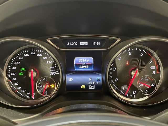 メルセデス・ベンツ ＧＬＡ２２０ 4マチック 新潟県 2018(平30)年 3.7万km コスモスブラック レーダーセーフティパッケージ/-ブラインドスポットアシスト/-アクティブディスタンスアシストディストロニック /-レーンキーピングアシスト/-PRE SAFE/純正HDDナビ/(CD/DVD/Bluetooth/USB/フルセグTV)/バックカメラ/ETC/ドライブレコーダー/レザーシート/シートヒーター/パドルシフト/純正18インチアルミホイール/LEDヘッドライト/パークトロニック/キーレスゴー/ダウンヒルアシスト /アイドリングストップ