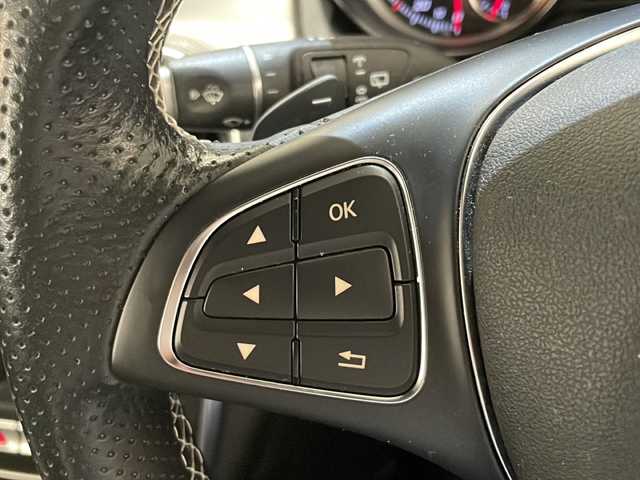 メルセデス・ベンツ ＧＬＡ２２０ 4マチック 新潟県 2018(平30)年 3.7万km コスモスブラック レーダーセーフティパッケージ/-ブラインドスポットアシスト/-アクティブディスタンスアシストディストロニック /-レーンキーピングアシスト/-PRE SAFE/純正HDDナビ/(CD/DVD/Bluetooth/USB/フルセグTV)/バックカメラ/ETC/ドライブレコーダー/レザーシート/シートヒーター/パドルシフト/純正18インチアルミホイール/LEDヘッドライト/パークトロニック/キーレスゴー/ダウンヒルアシスト /アイドリングストップ
