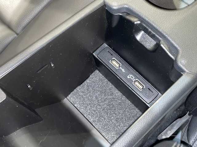 メルセデス・ベンツ ＧＬＡ２２０ 4マチック 新潟県 2018(平30)年 3.7万km コスモスブラック レーダーセーフティパッケージ/-ブラインドスポットアシスト/-アクティブディスタンスアシストディストロニック /-レーンキーピングアシスト/-PRE SAFE/純正HDDナビ/(CD/DVD/Bluetooth/USB/フルセグTV)/バックカメラ/ETC/ドライブレコーダー/レザーシート/シートヒーター/パドルシフト/純正18インチアルミホイール/LEDヘッドライト/パークトロニック/キーレスゴー/ダウンヒルアシスト /アイドリングストップ