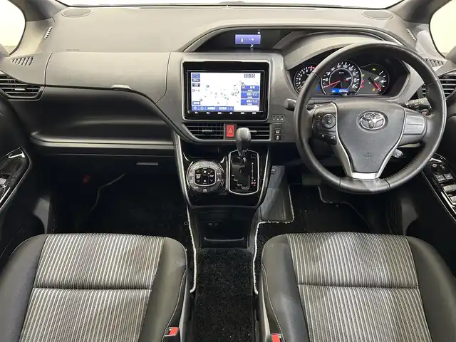 トヨタ ヴォクシー ZS 煌Ⅱ 愛媛県 2020(令2)年 1.1万km ホワイトパールクリスタルシャイン ・９型ナビ（フルセグＴＶ・ＢＴ・ＣＤ・ＤＶＤ・ＦＭ・ＡＭ・ＳＤ）/・バックカメラ　/・ＥＴＣ　/・前後ドラレコ　/・１２．１型後席モニター　/・クルーズコントロール　/・両側電動ドア　/・レーンキープアシスト　/・衝突軽減ブレーキ/・オートマチックハイビーム/・テレビキャンセラー/・スペアキー