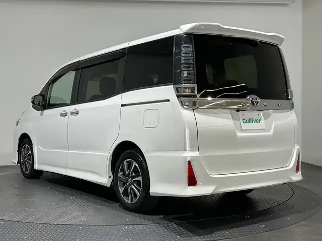 トヨタ ヴォクシー ZS 煌Ⅱ 愛媛県 2020(令2)年 1.1万km ホワイトパールクリスタルシャイン ・９型ナビ（フルセグＴＶ・ＢＴ・ＣＤ・ＤＶＤ・ＦＭ・ＡＭ・ＳＤ）/・バックカメラ　/・ＥＴＣ　/・前後ドラレコ　/・１２．１型後席モニター　/・クルーズコントロール　/・両側電動ドア　/・レーンキープアシスト　/・衝突軽減ブレーキ/・オートマチックハイビーム/・テレビキャンセラー/・スペアキー