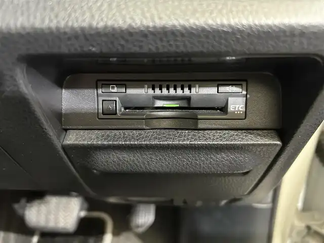 トヨタ ヴォクシー ZS 煌Ⅱ 愛媛県 2020(令2)年 1.1万km ホワイトパールクリスタルシャイン ・９型ナビ（フルセグＴＶ・ＢＴ・ＣＤ・ＤＶＤ・ＦＭ・ＡＭ・ＳＤ）/・バックカメラ　/・ＥＴＣ　/・前後ドラレコ　/・１２．１型後席モニター　/・クルーズコントロール　/・両側電動ドア　/・レーンキープアシスト　/・衝突軽減ブレーキ/・オートマチックハイビーム/・テレビキャンセラー/・スペアキー