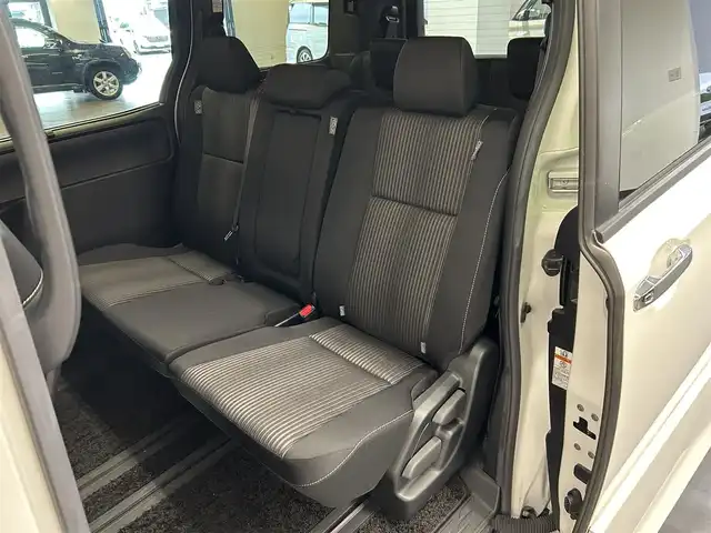 トヨタ ヴォクシー ZS 煌Ⅱ 愛媛県 2020(令2)年 1.1万km ホワイトパールクリスタルシャイン ・９型ナビ（フルセグＴＶ・ＢＴ・ＣＤ・ＤＶＤ・ＦＭ・ＡＭ・ＳＤ）/・バックカメラ　/・ＥＴＣ　/・前後ドラレコ　/・１２．１型後席モニター　/・クルーズコントロール　/・両側電動ドア　/・レーンキープアシスト　/・衝突軽減ブレーキ/・オートマチックハイビーム/・テレビキャンセラー/・スペアキー