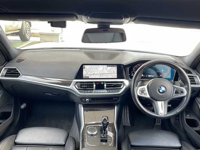 ＢＭＷ ＢＭＷ ３２０ｄ xDrive Mスポーツ 福島県 2019(令1)年 2.6万km 白 4WD/純正ナビ（BT、USB）/360度カメラ/前後コーナーセンサー/ドライビングアシストプロ/OP19インチAW/ETC/黒本革レザーシート/パワーシート/シートヒーター/前後ドライブレコーダー/アンビエントライト